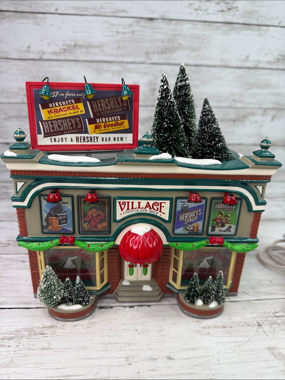 Dept 56 Snow Village “Hershey's Chocolate Shop” 54913 read description